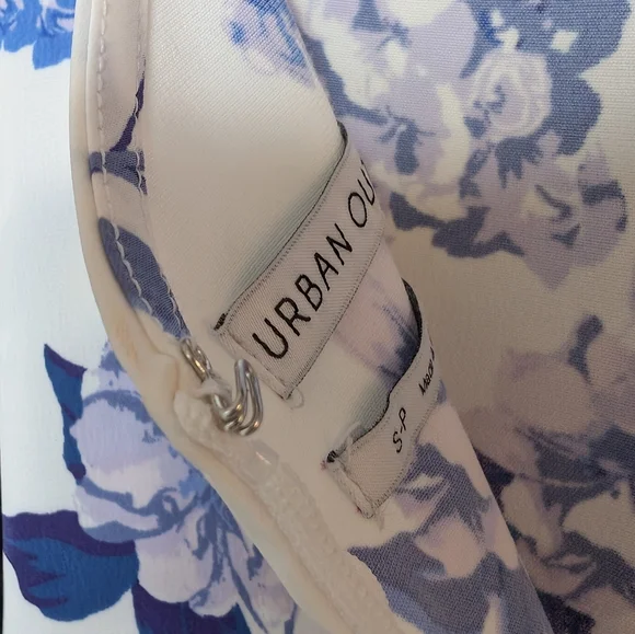 UO Satin Wrap Midi V-Neck Dress Size S Blue Floral Ruching Spaghetti Strap Slit - Picture 8 of 11